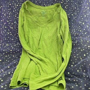 VINTAGE Old Navy v-neck long sleeve shirt. Size Medium. Almost brand new!